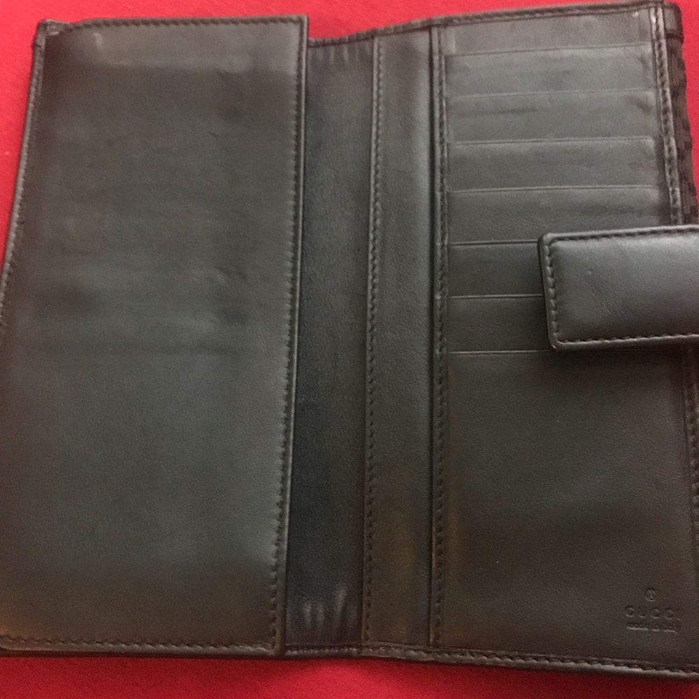 Authentic Gucci Wallet - Picture 5 of 6
